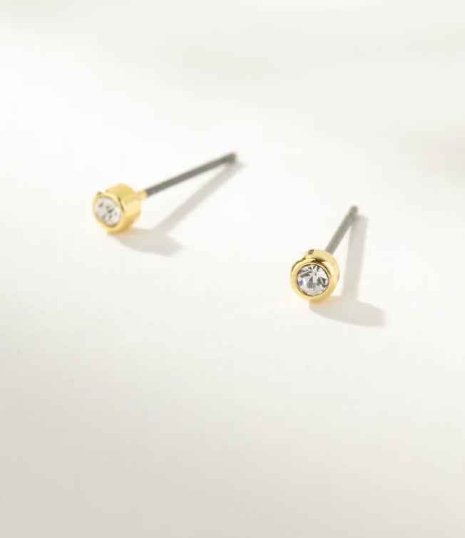 Round stud earrings