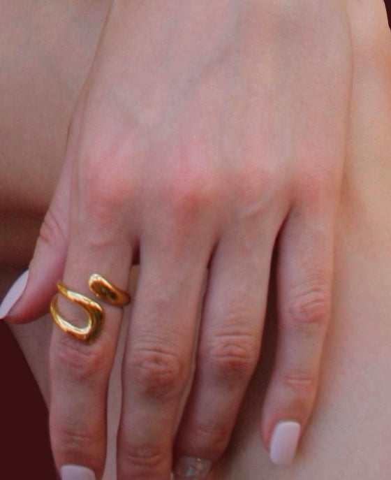 Unbothered Asymmetrical Ring